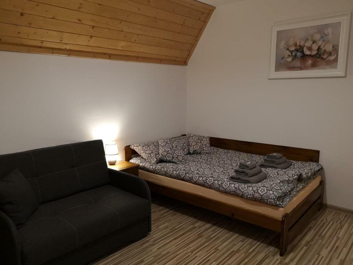 Homestay Nad Strumyczkiem - Goscinne - Z Przymrozeniem Oka