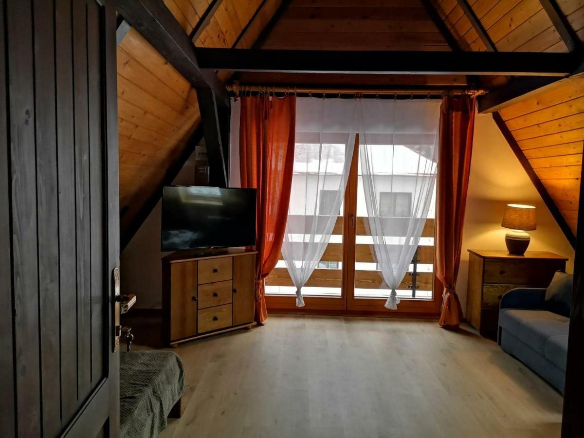 Homestay Nad Strumyczkiem - Goscinne - Z Przymrozeniem Oka *